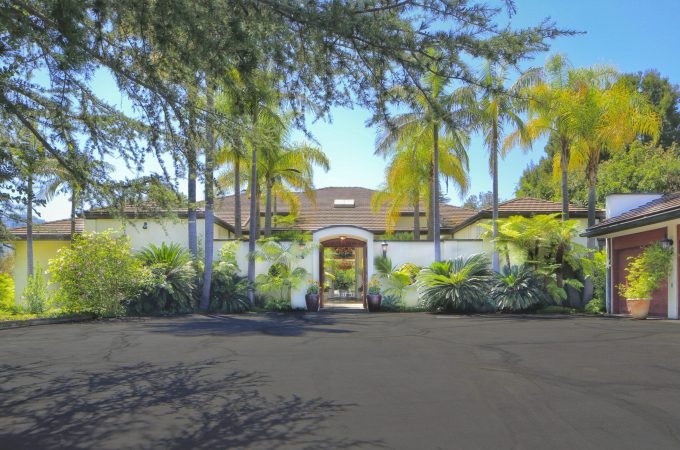 660 Club View Drive, Holmby Hills